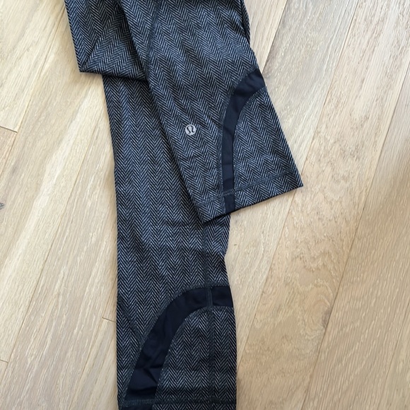 Cropped lululemon workout pants - Picture 3 of 3